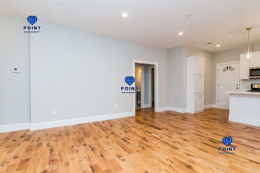 Building Photo - 244 Leyden St