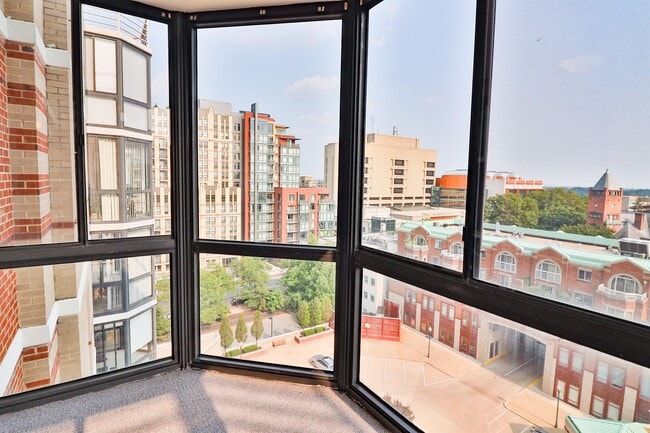 Building Photo - 24 Courthouse Sq