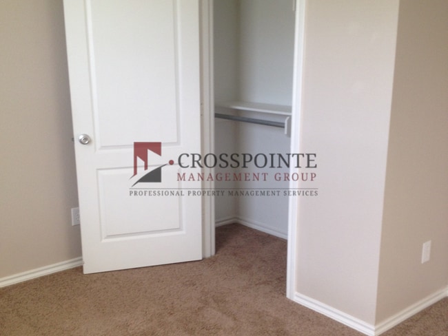 Building Photo - AVAILABLE: 2 Bedroom, 2 Bathroom Duplex in Lindale!