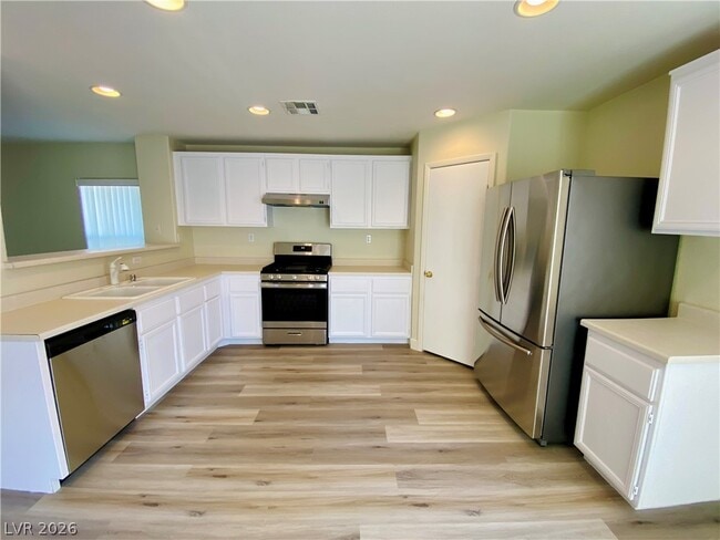 Building Photo - 6158 Dutch Windmill Ave