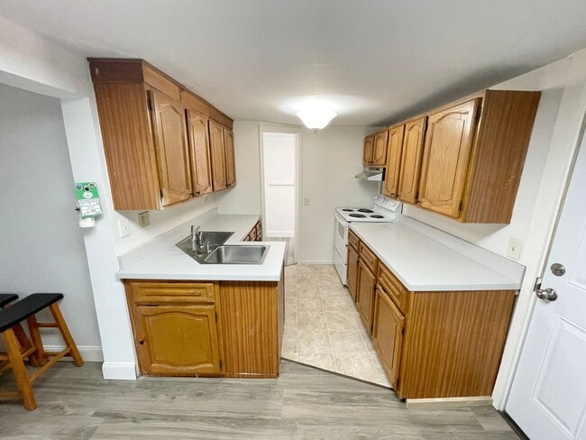 Building Photo - 20 Latham Ct