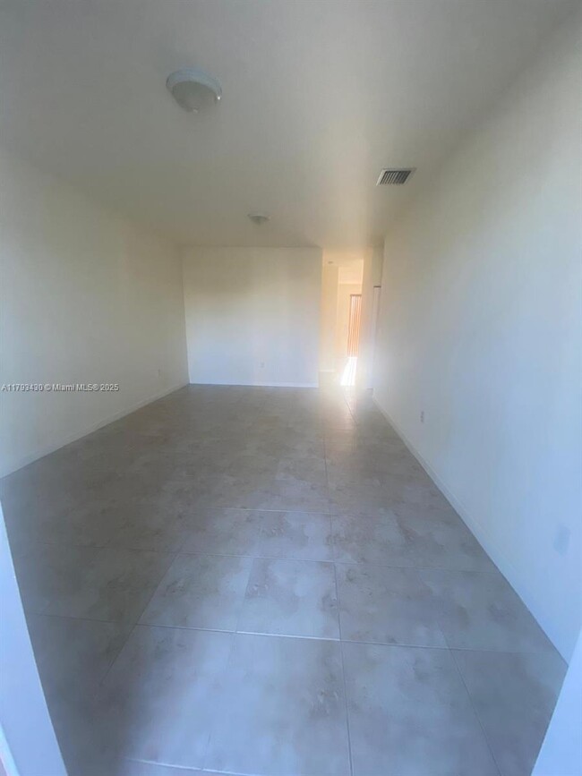 Building Photo - 17460 SW 153rd Ave