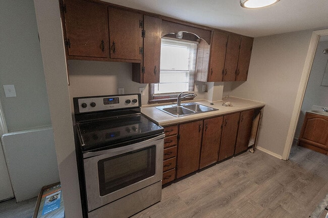 Building Photo - 2931 Northland Dr