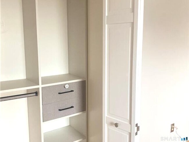 Building Photo - 1283 Hope St