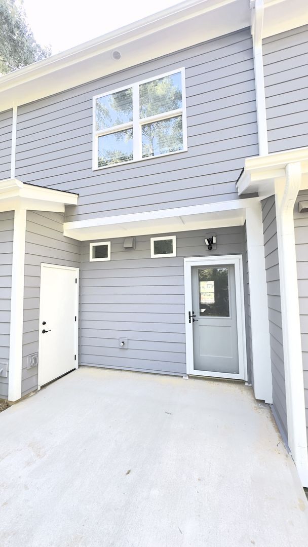 Building Photo - New Construction! Close to Campus and Downtown!