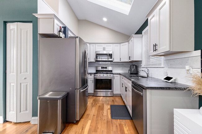 Building Photo - Reservoir