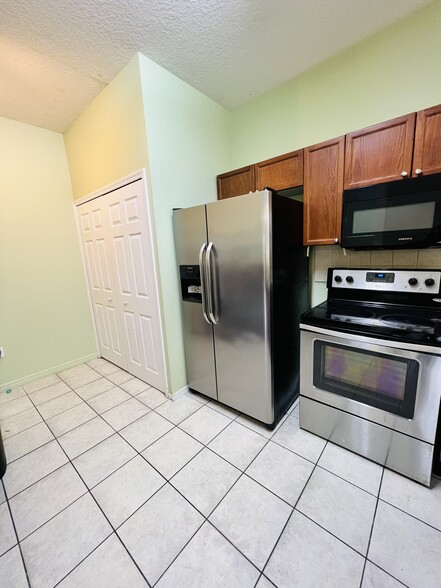 Building Photo - 71 Emerald Bay Dr