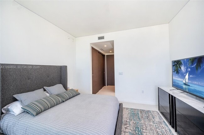 Building Photo - 1000 Brickell Plaza