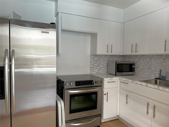 Building Photo - 55 Ocean Ln Dr