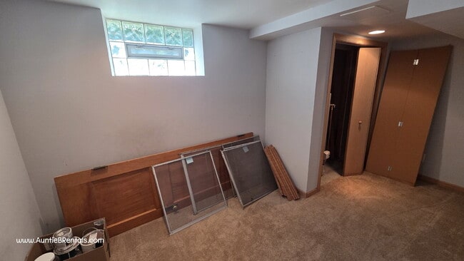 Building Photo - Spacious 3 Bed Duplex with Office + Bonus ...