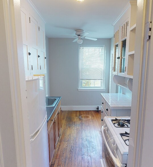Apt 22 - 113 College Ave