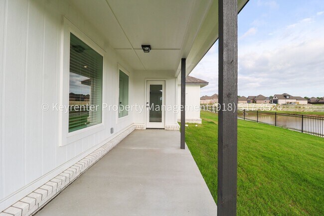 Building Photo - Stunning New Construction Simmons Home - 5 Bed 3 Bath - Pond View & Full Appliance Package!