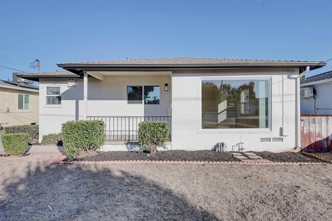 Building Photo - 503 Prescott Ave