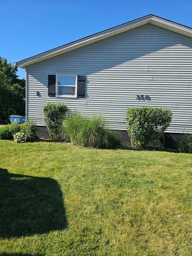 Building Photo - 350 Crestline Ct