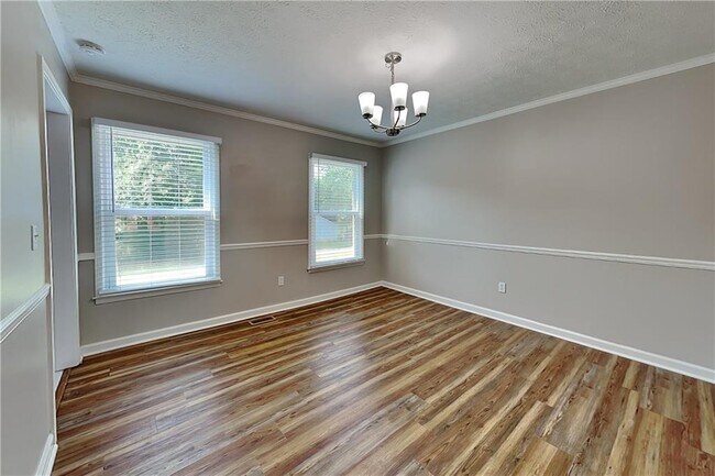 Building Photo - 6839 Woodcreek Ln
