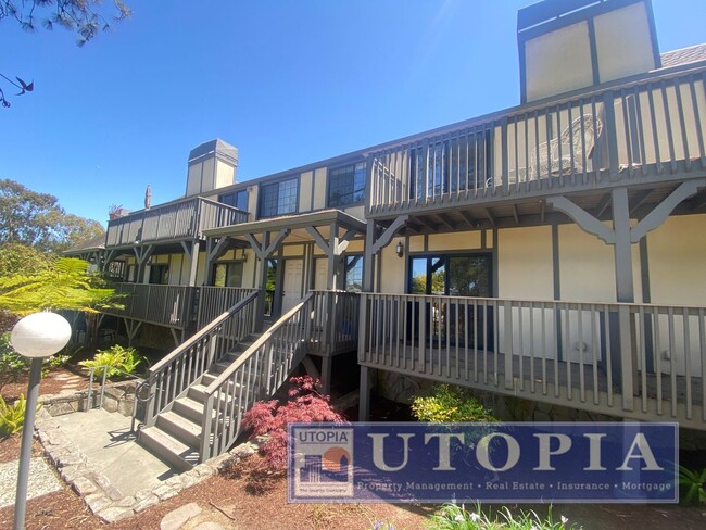 Building Photo - Spacious 2Bd/2Ba Townhouse with Loft in Ga...