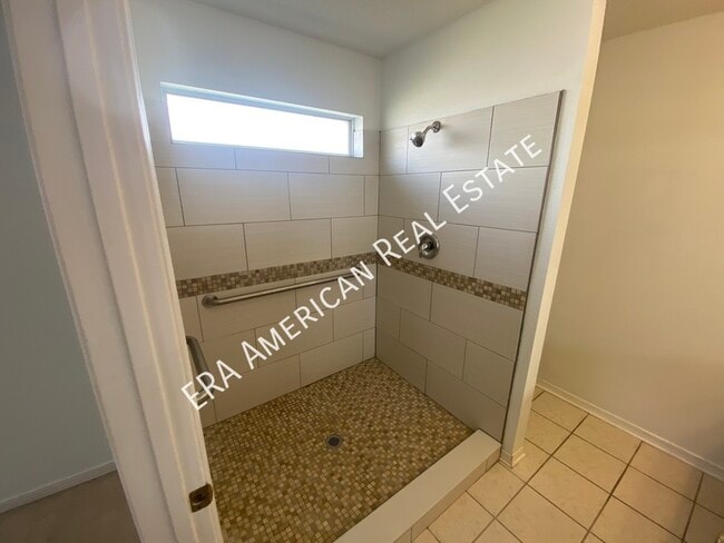 Building Photo - 4032 Leesway Cir