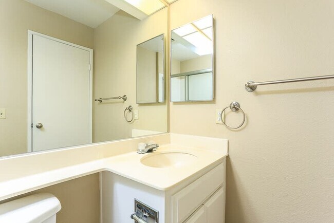 Building Photo - 10349 Beryl Ave