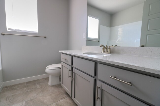 Building Photo - $200 Off First Month Rent! Stunning Lehi Home