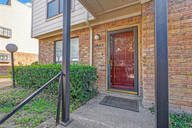 Building Photo - 6646 E Lovers Ln