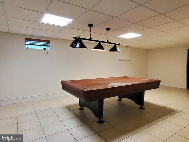 Building Photo - 4802 S Haven Dr