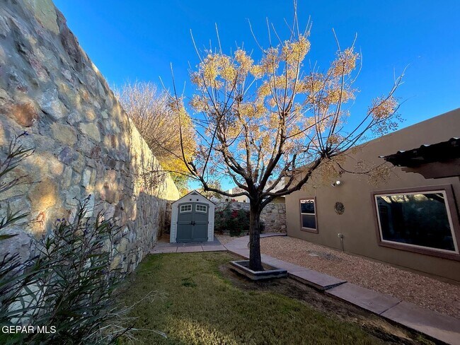 Building Photo - 7349 Skyrocket Dr