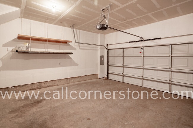 Building Photo - 973 Mountain Crest Vw