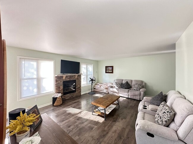 Building Photo - 1094 Porter Dr