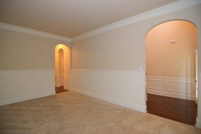 Building Photo - Huge 5 Bed/4 Bath Home Near Ft. Gordon