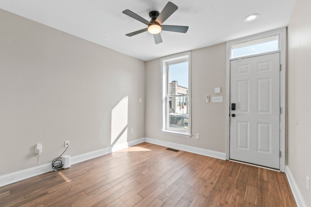 Building Photo - 324 W 29th St