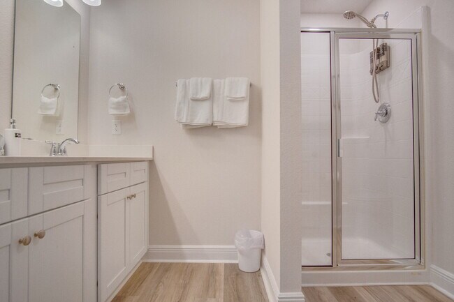 Building Photo - Gulf Breeze 3BR/2.5BA New Construction Townhome - Special: ½ Off Deposit for Active-Duty Military!