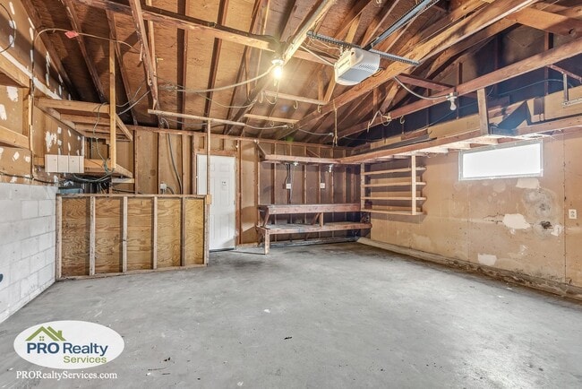 Building Photo - 3 Bedroom Home **50% off December's Rent with a December 2025 Move In**