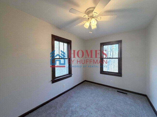 Building Photo - Westside! | Three Bedroom House | Deposit Special