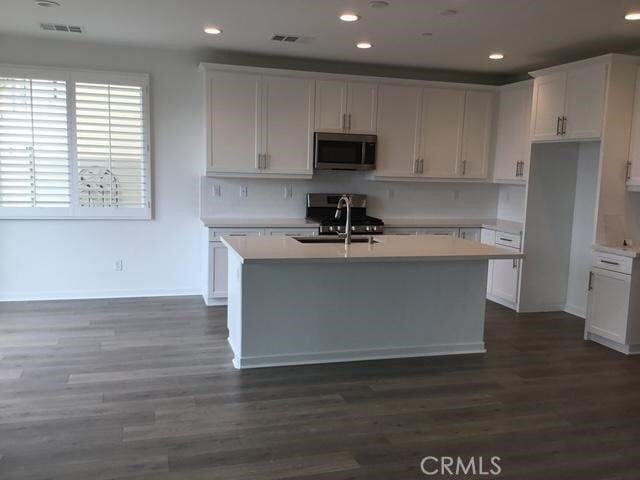 Building Photo - 23768 Phoebe Dr