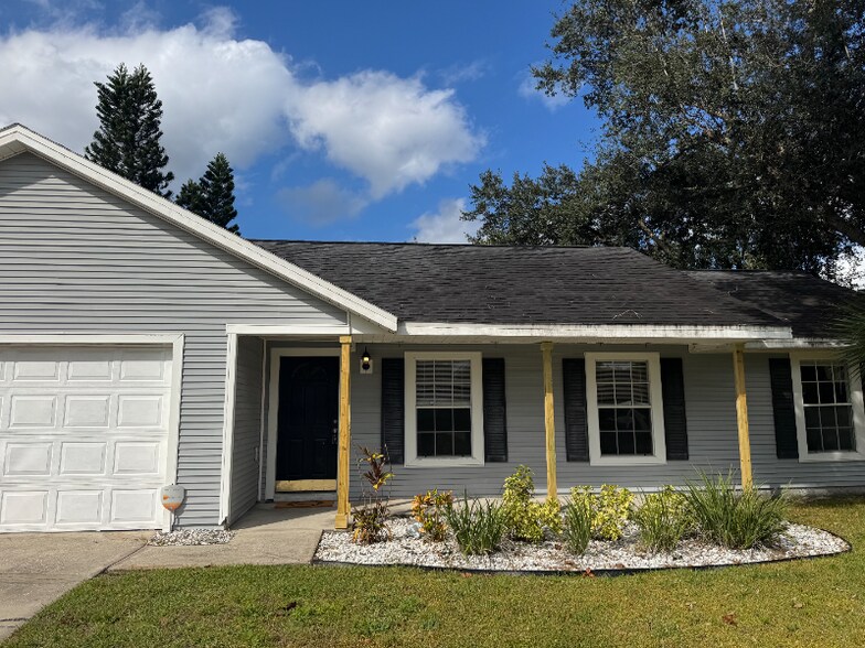 Primary Photo - 1002 Stout Ct