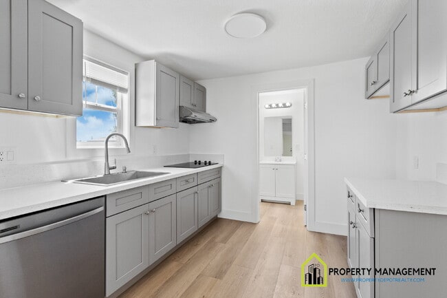 Building Photo - Charming 2-Bedroom Retreat in Sacramento – Gated w/Large yard