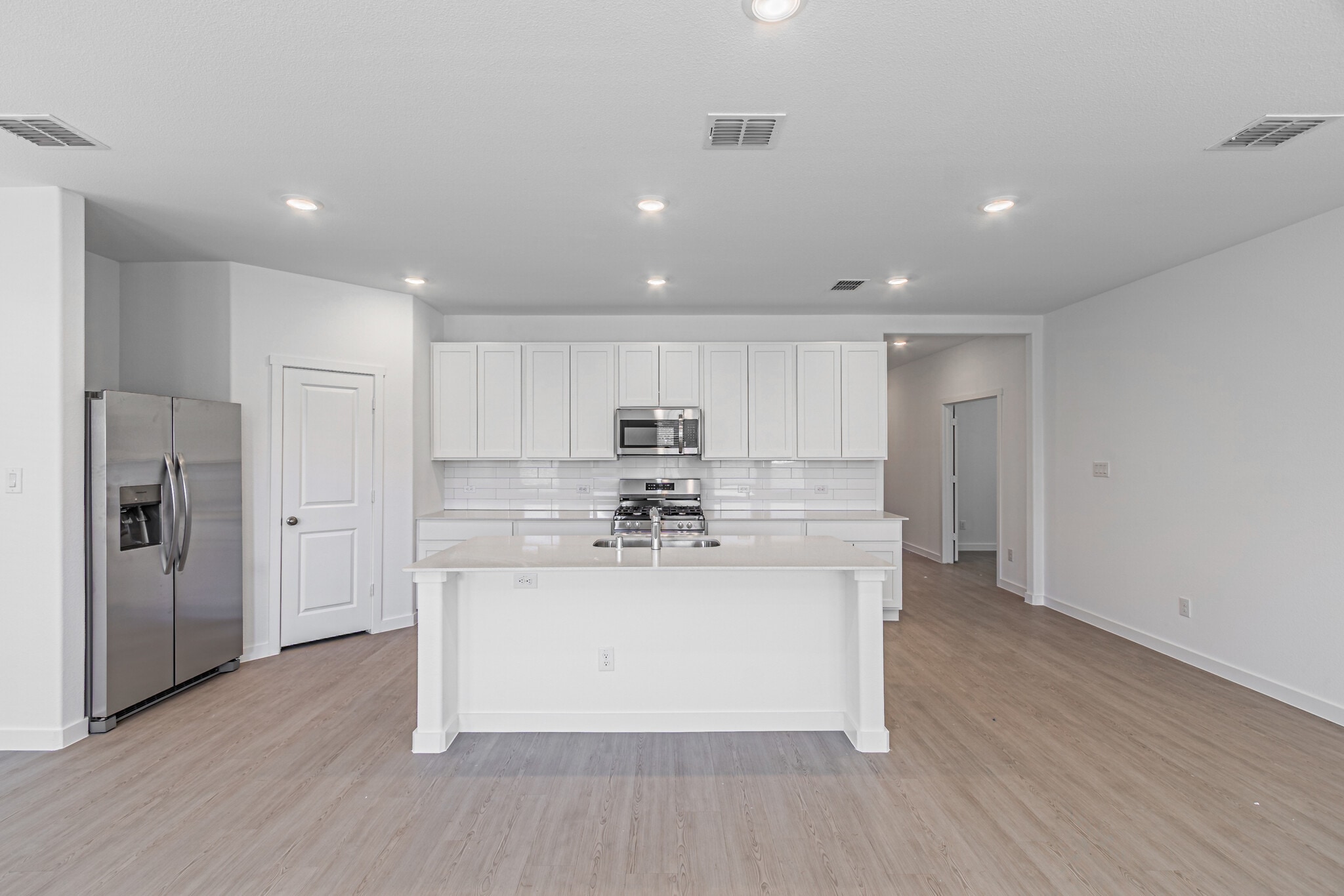 Building Photo - 10005 Warlander Dr