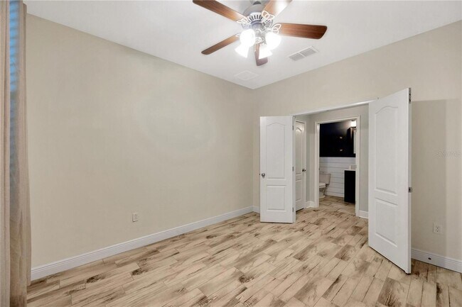 Building Photo - 6518 Park Strand Dr