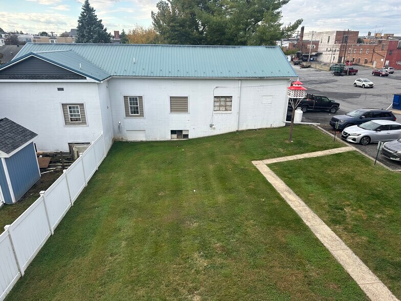 Backyard - 18 W North St