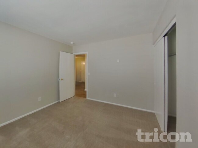 Building Photo - 40175 N Costa Del Sol Dr