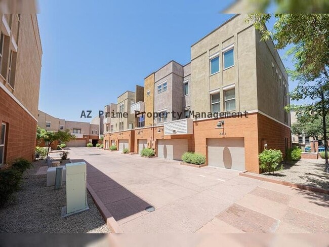 Building Photo - 563 W 6th St