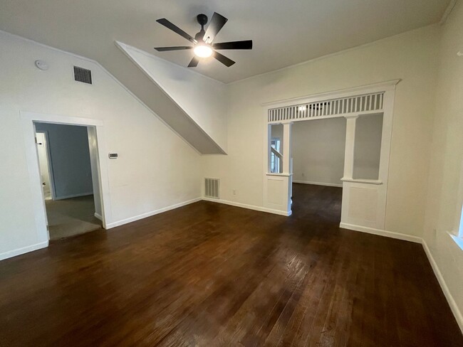 Building Photo - AVAILABLE FOR FALL!!! Amazing 2 Bedroom Ho...