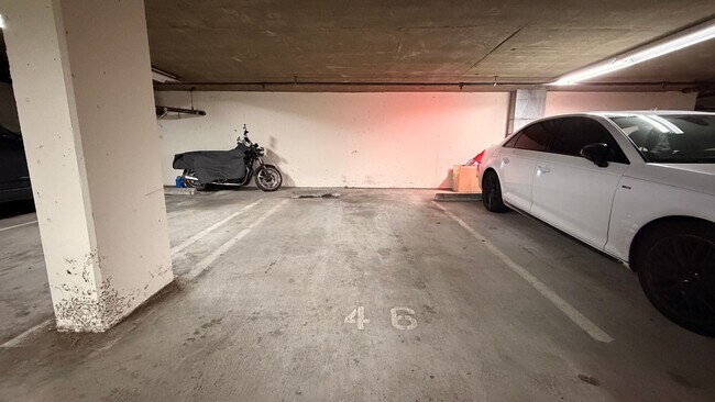 Building Photo - 2 bed 2 bath Available in Downtown SJ!