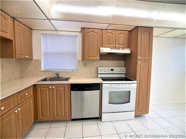 Building Photo - 8360 Sands Point Blvd