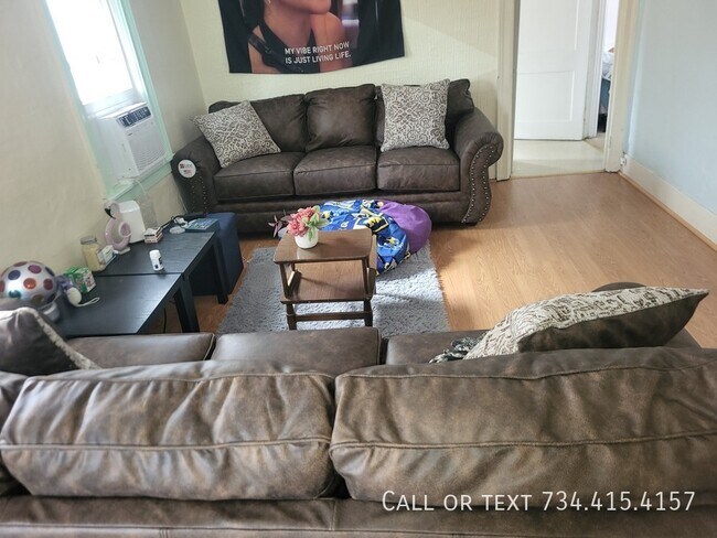 Building Photo - 430 S 4th Ave