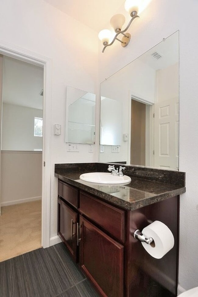 Building Photo - High Demand Park Place Home for Rent!