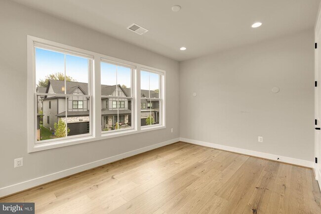 Building Photo - 6819 Isabella St
