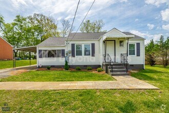 Building Photo - Beautiful and Newly Renovated 3 bedroom / ...