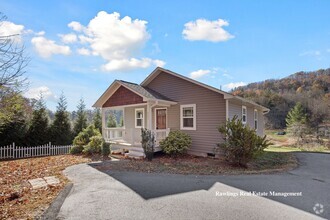 Building Photo - Modern Cottage in Fairview
