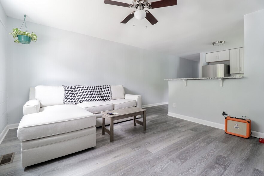 Building Photo - 2213 Fitzgerald Ave